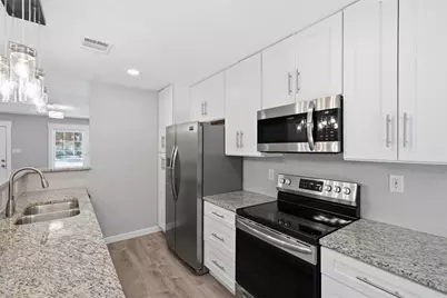 184 Merlin Way, Euless, TX 76039 - Photo 6