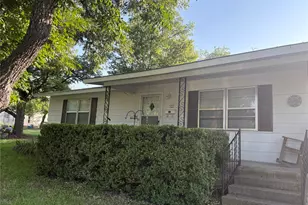 307 S Avenue P, Clifton, TX 76634 - Photo 2