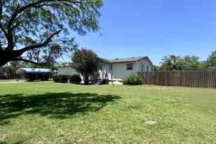 606 W 16th St, Cisco, TX 76437 - Photo 2