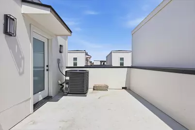 2015 California Drive #104, Dallas, TX 75204 - Photo 24