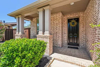 932 Champions Court, Roanoke, TX 76262 - Photo 2