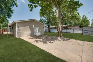10406 Kinslow Dr, Dallas, TX 75217 - Photo 34
