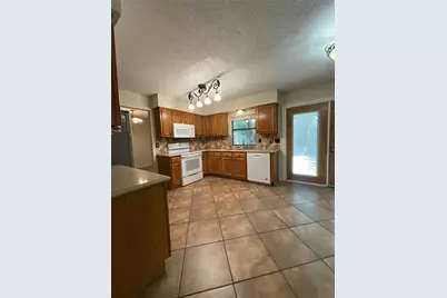 2332 Abbington Lane, Grand Prairie, TX 75052 - Photo 10