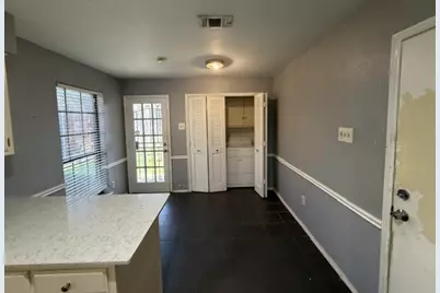 2525 W Oakdale Road, Irving, TX 75060 - Photo 12