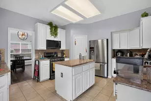 10201 Perkins Dr, Irving, TX 75063 - Photo 10