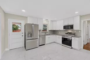 416 Rustic Cir, Richardson, TX 75080 - Photo 2