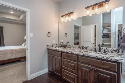 110 E Iriquois Drive, Lake Kiowa, TX 76240 - Photo 30