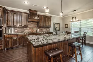 110 E Iriquois Dr, Lake Kiowa, TX 76240 - Photo 20