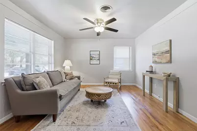 2321 Honeysuckle Avenue, Fort Worth, TX 76111 - Photo 2