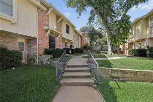 1971 Shorewood Dr, Grapevine, TX 76051 - Photo 2