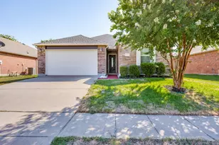 1281 Wysteria Ln, Burleson, TX 76028 - Photo 2