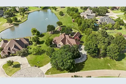220 Meadow Lake Court, Double Oak, TX 75077 - Photo 2