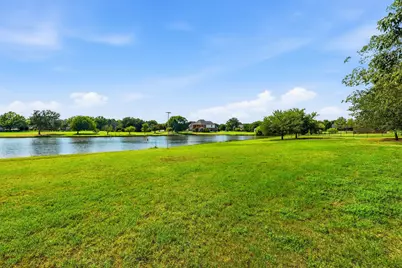 220 Meadow Lake Court, Double Oak, TX 75077 - Photo 4