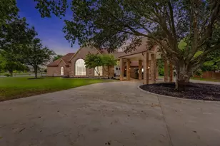 220 Meadow Lake Court, Double Oak, TX 75077 - Photo 6