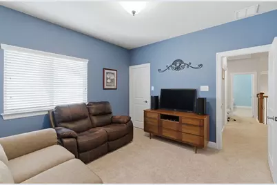400 Ridgewood Drive, Lewisville, TX 75067 - Photo 10