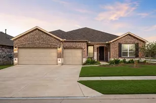 1133 Cornerstone Dr, Little Elm, TX 76227 - Photo 2