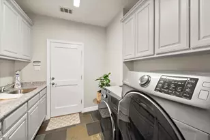 2111 Castle View Rd, Mansfield, TX 76063 - Photo 32