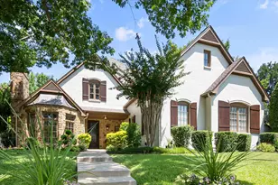 2111 Castle View Rd, Mansfield, TX 76063 - Photo 2