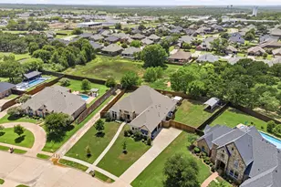 1040 Falcon Nest Dr, Kennedale, TX 76060 - Photo 4