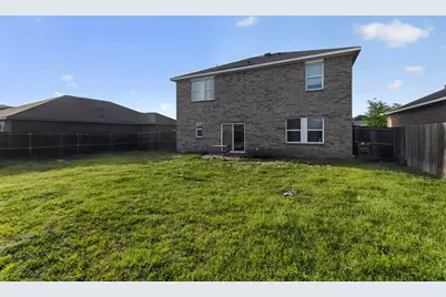 432 Glen Meadow Drive, Glenn Heights, TX 75154 - Photo 2