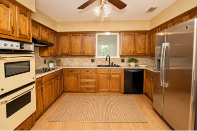 5132 Fairway Circle, De Cordova, TX 76049 - Photo 10