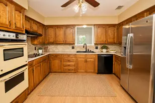 5132 Fairway Cir, De Cordova, TX 76049 - Photo 10