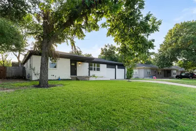 1026 Park Center Street, Benbrook, TX 76126 - Photo 2