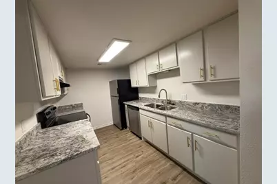1505 W Pearl Street #15, Granbury, TX 76048 - Photo 4
