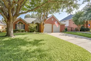 6904 Spg Vly Wy, Fort Worth, TX 76132 - Photo 2