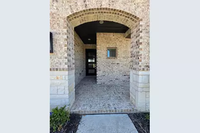 708 Treaty Oak Drive, Lewisville, TX 75056 - Photo 2