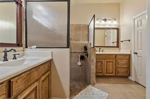 903 Winding Rd, Granbury, TX 76049 - Photo 10