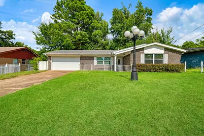 160 NW 28th Street, Paris, TX 75460 - Photo 1