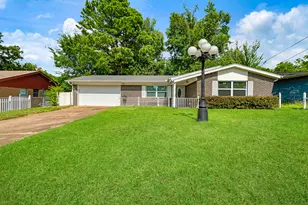 160 NW 28th St, Paris, TX 75460 - Photo 1