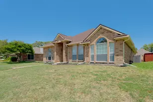 2201 Woodglen Dr, Garland, TX 75040 - Photo 2