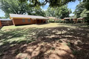 308 Simmons Dr, Hurst, TX 76053 - Photo 12