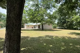 131 SE 7th St, Cooper, TX 75432 - Photo 2