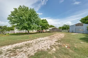 9495 Brittany Hill Rd, Sanger, TX 76266 - Photo 2
