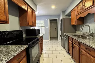 2730 Centennial Dr, Garland, TX 75042 - Photo 10