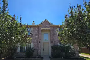 4512 Saddlebrook Dr, Carrollton, TX 75010 - Photo 2