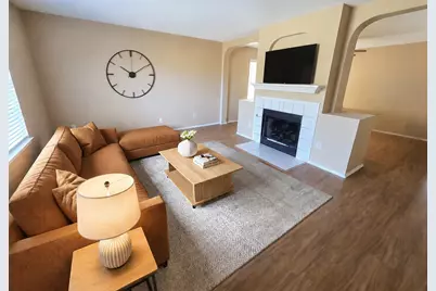 4512 Saddlebrook Drive, Carrollton, TX 75010 - Photo 8