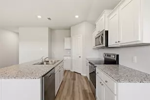 564 Marsh St, Cleburne, TX 76033 - Photo 6