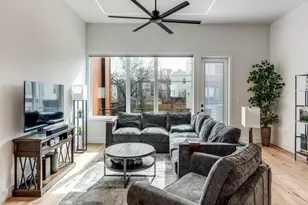 929 Bayonne St, Dallas, TX 75212 - Photo 2