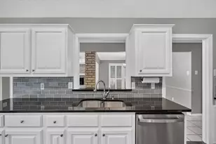 8833 Kenton Dr, Dallas, TX 75231 - Photo 8
