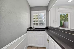 8833 Kenton Dr, Dallas, TX 75231 - Photo 10