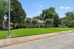 8833 Kenton Dr, Dallas, TX 75231 - Photo 2