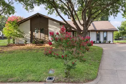1308 Clubhouse Court, Mansfield, TX 76063 - Photo 4