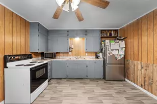 195 N Wood St, Emory, TX 75440 - Photo 8