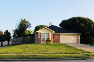 3155 Ponds Edge Trail, Grand Prairie, TX 75052 - Photo 1