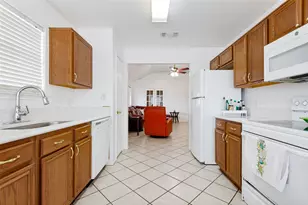 3155 Ponds Edge Trail, Grand Prairie, TX 75052 - Photo 6