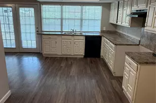 1914 Chisholm Trail, Grand Prairie, TX 75052 - Photo 10